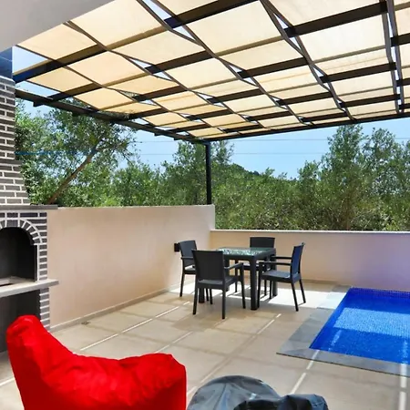 Vilă 1 Bedroom 5374