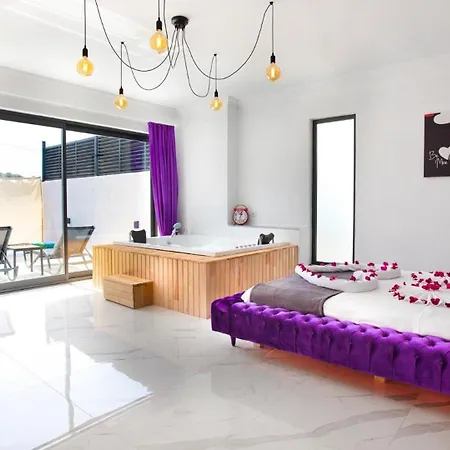 1 Bedroom 5374 Villa