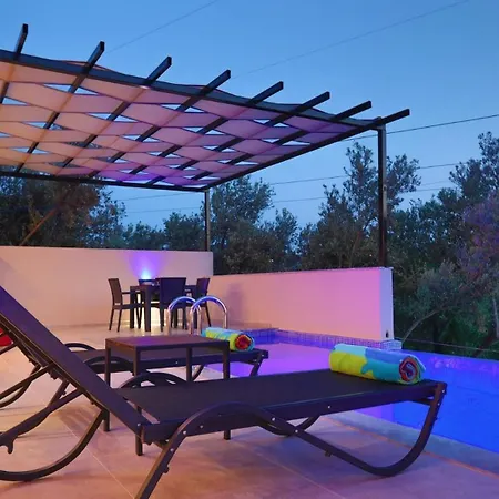 1 Bedroom 5374 Villa *